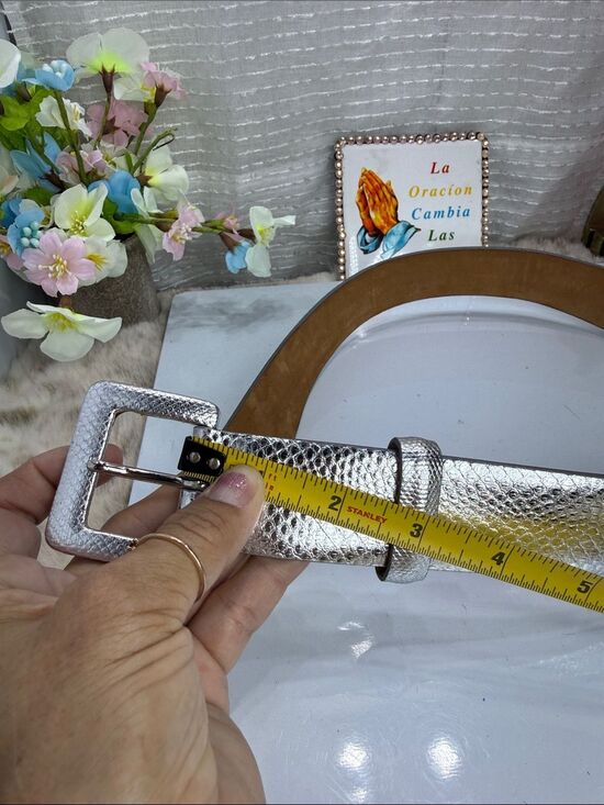 (H) W.Kleinberg KARUNG Metallic Snakeskin Belt
Women\'s Size S main image 8